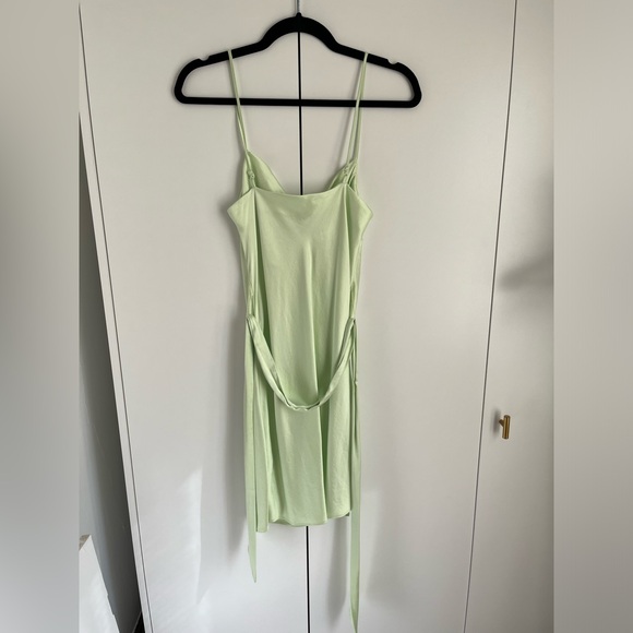 Express Dress - Picture 2 of 4